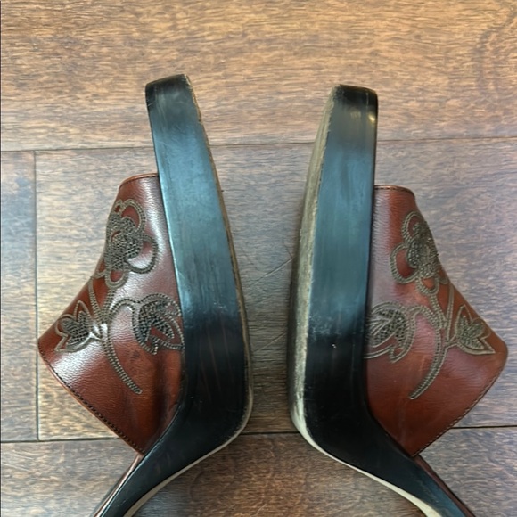 Via Spiga Rare Retro Square Toe Platform Heels, Embroidered Leather, Size 6 - Picture 8 of 15